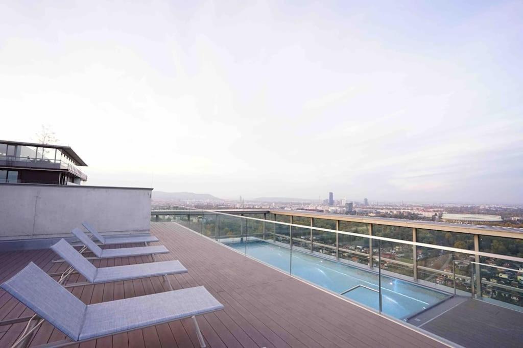 The High-Rise Condo With Pool Vídeň Exteriér fotografie