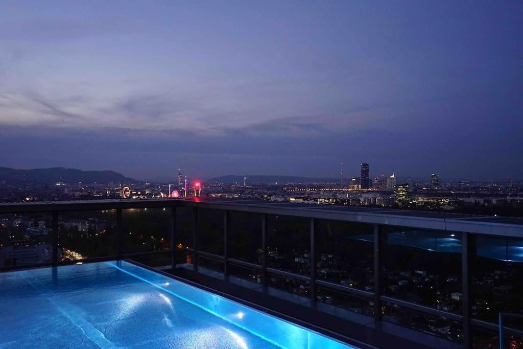 The High-Rise Condo With Pool Vídeň Exteriér fotografie