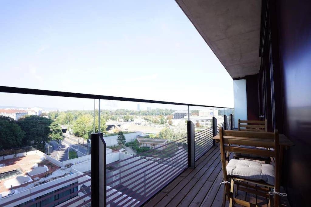 The High-Rise Condo With Pool Vídeň Exteriér fotografie
